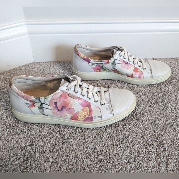 Ecco Soft 7 Leather Sneakers Floral sz 9.5 - Picture 1 of 7